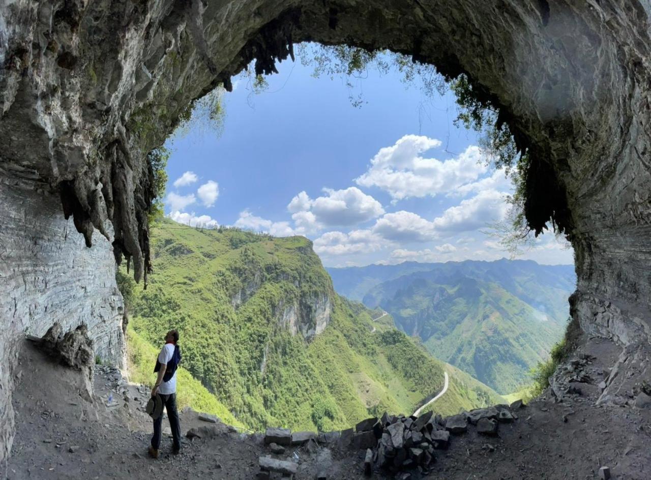 Yolo Ha Giang Adventures, Motorbike And Loop Tours Exterior foto