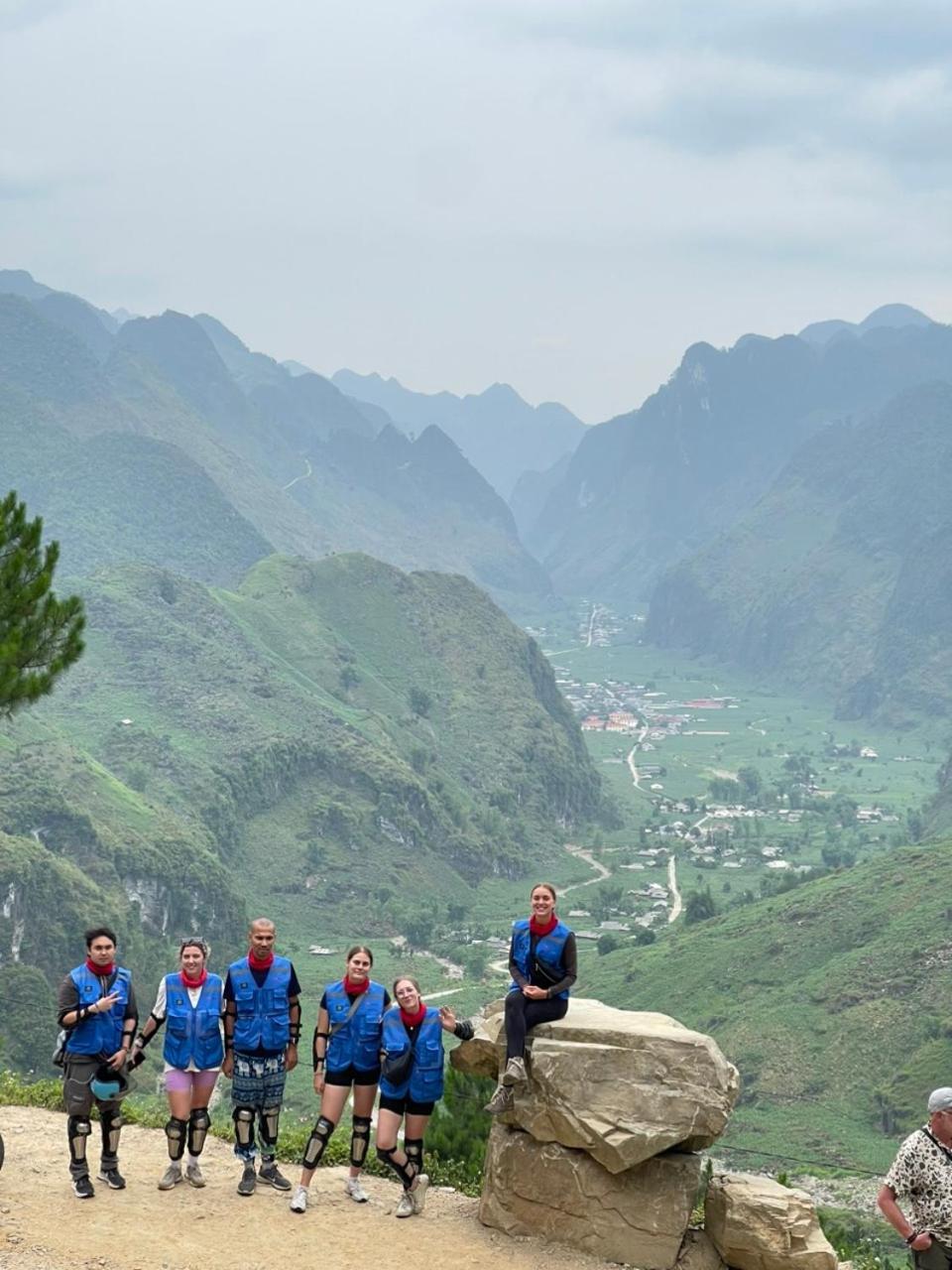 Yolo Ha Giang Adventures, Motorbike And Loop Tours Exterior foto