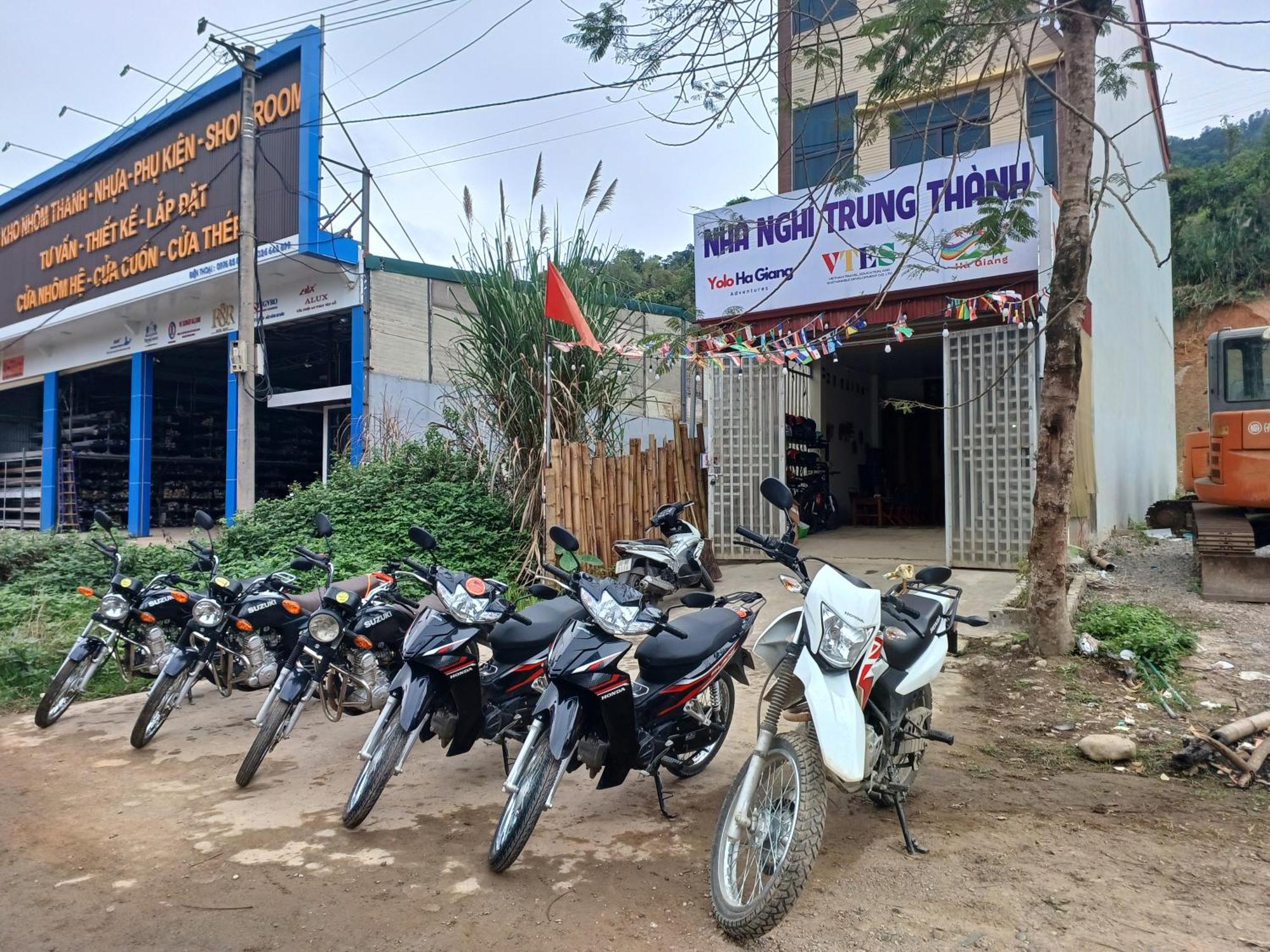 Yolo Ha Giang Adventures, Motorbike And Loop Tours Exterior foto