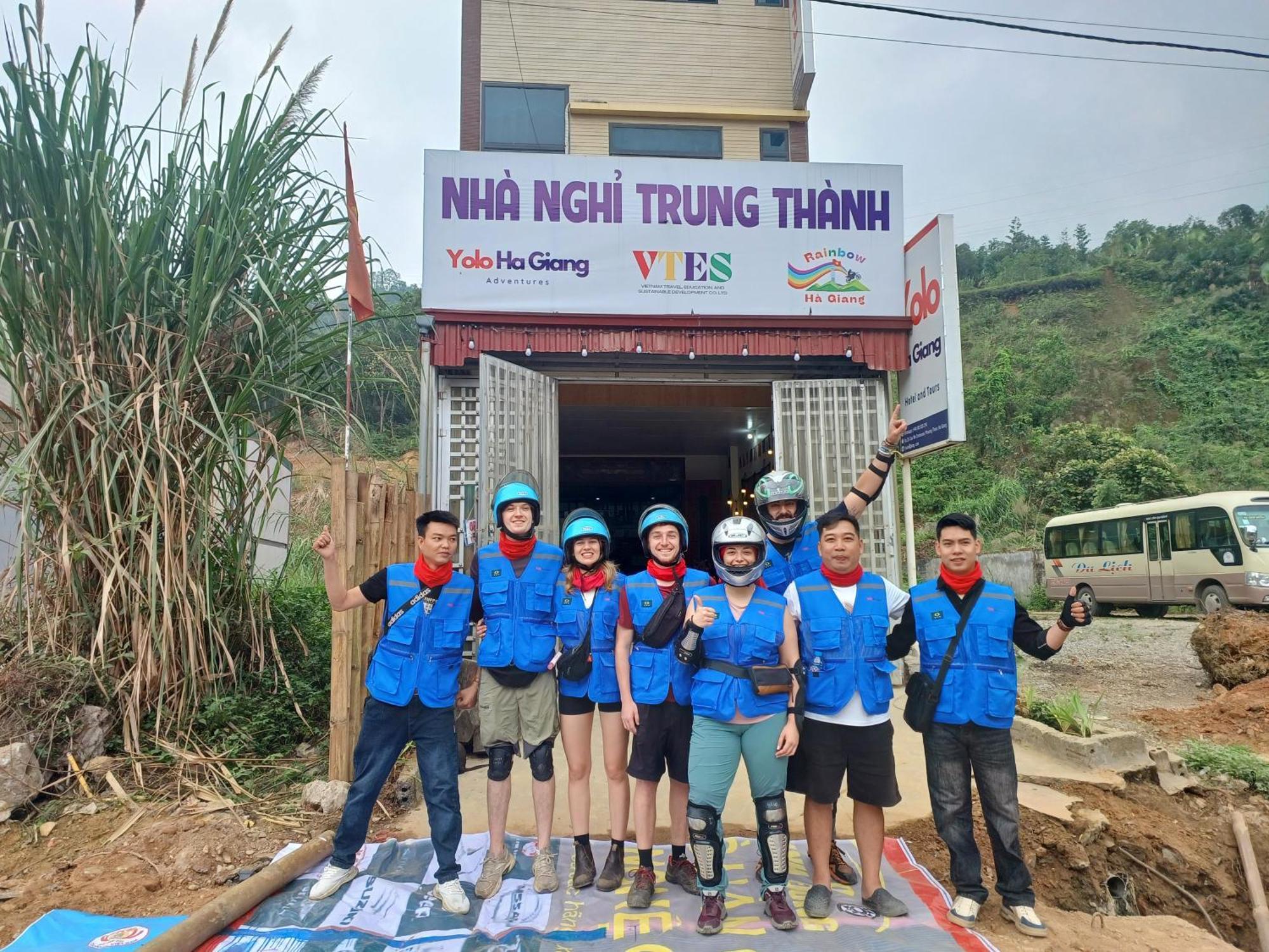Yolo Ha Giang Adventures, Motorbike And Loop Tours Exterior foto