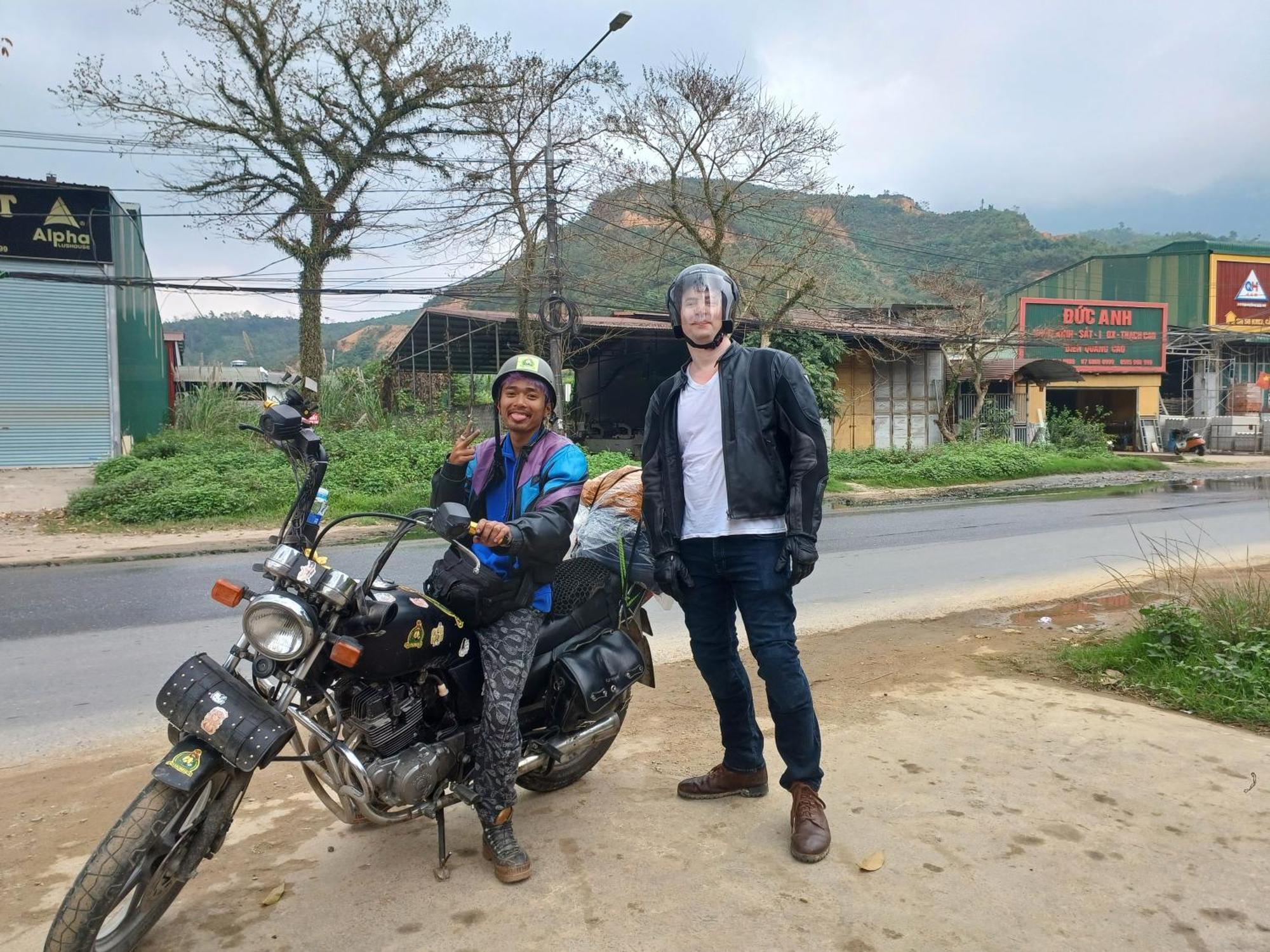 Yolo Ha Giang Adventures, Motorbike And Loop Tours Exterior foto